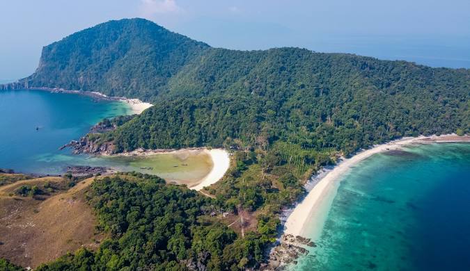 Nyaung Oo Phee Island beach in Mergui Archipelago